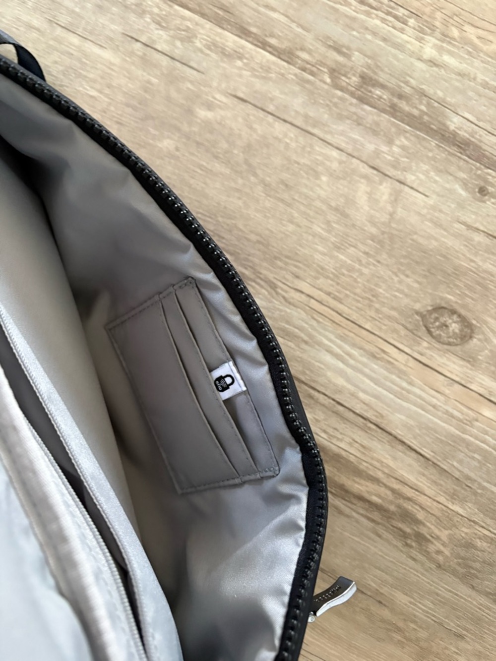 BAGGALLINI NEW WO TAGS STANTON CROSSBODY SLING - Picture 6 of 6
